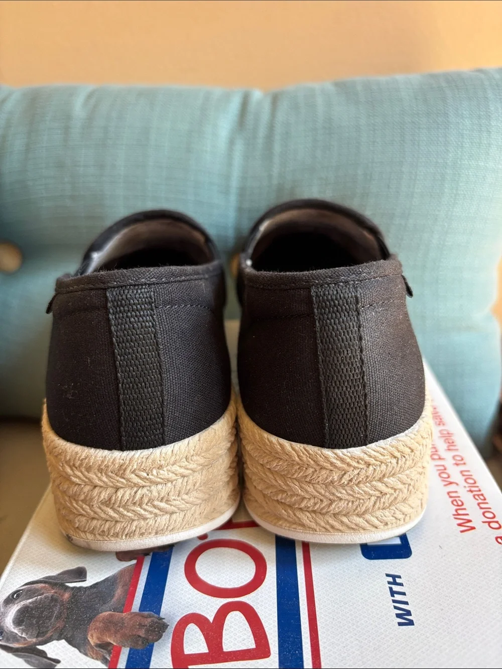 LIKE NEW BOBS from SKECHERS Wedge Espadrille, Size 6, Black, Worn Once, Comfy!